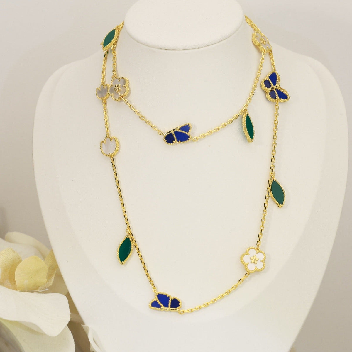 [LUXE JEWELRY] LUCKY SPRING BUTTERFLY 15 FLOWER NECKLACE