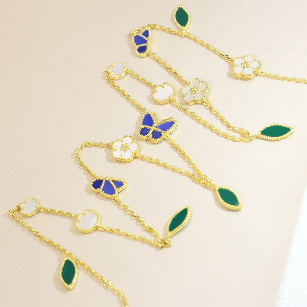 [LUXE JEWELRY] LUCKY SPRING BUTTERFLY 15 FLOWER NECKLACE