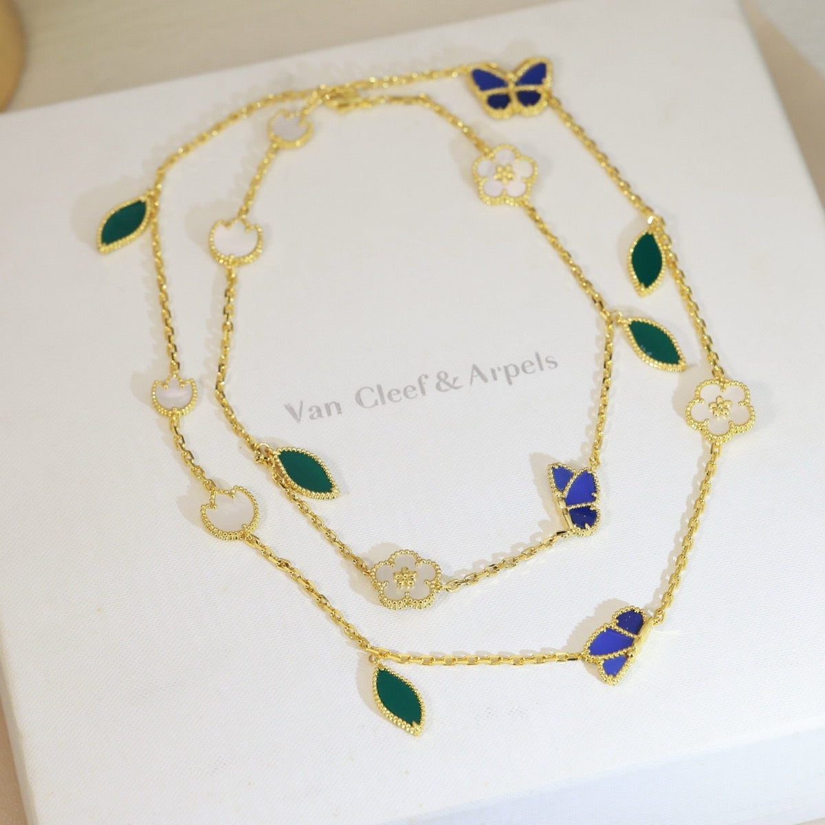 [LUXE JEWELRY] LUCKY SPRING BUTTERFLY 15 FLOWER NECKLACE