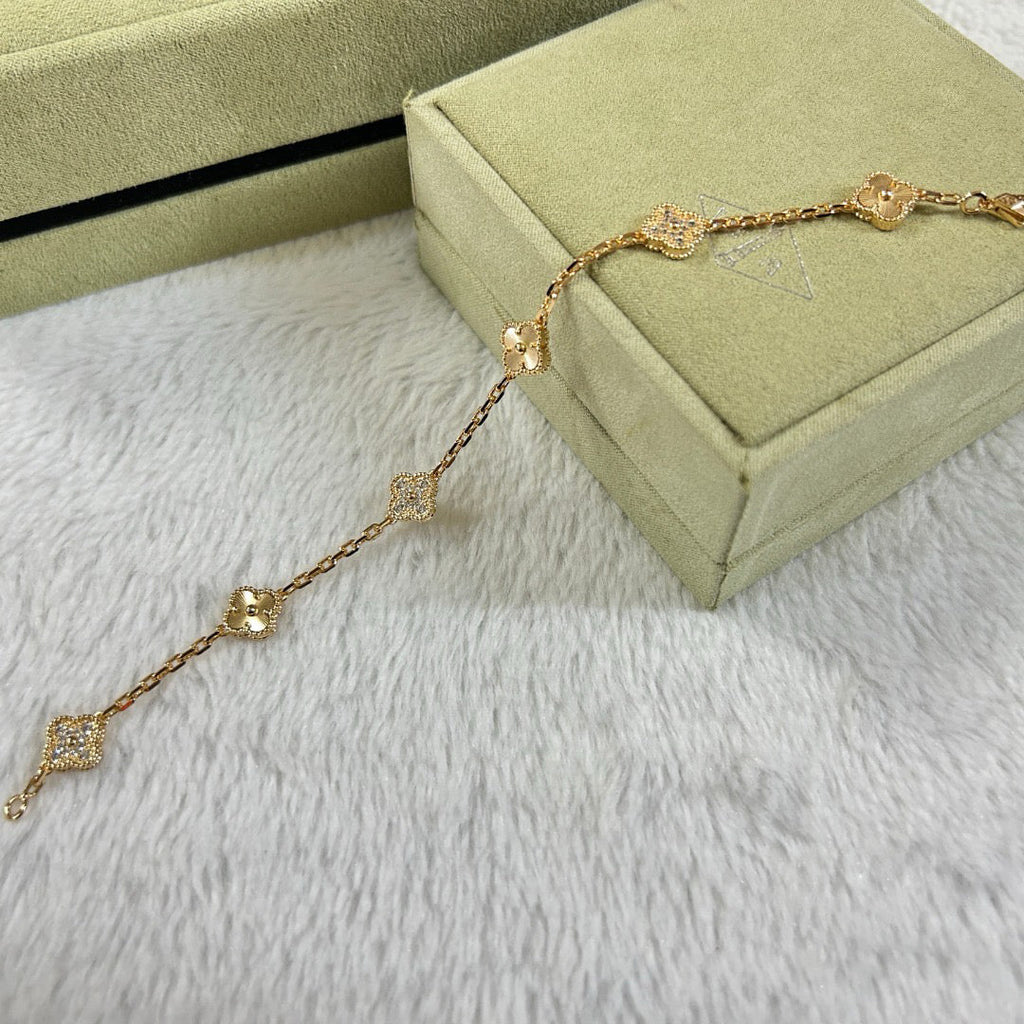 [LUXE JEWELRY]CLOVER 6 MOTIF DIAMOND LASER BRACELET