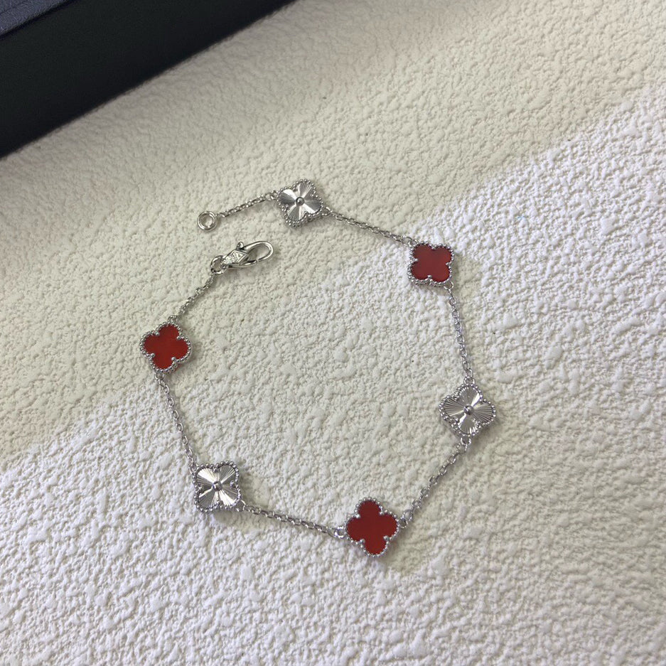 [LUXE JEWELRY]CLOVER 6 MOTIF RED AGATE LASER BRACELET