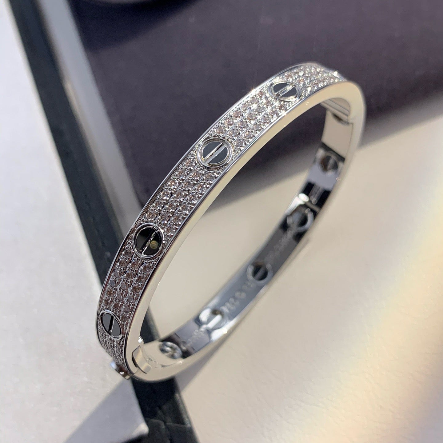 [LUXE JEWELRY] LOVE BRACELET 6.1MM DIAMOND-PAVED CERAMIC