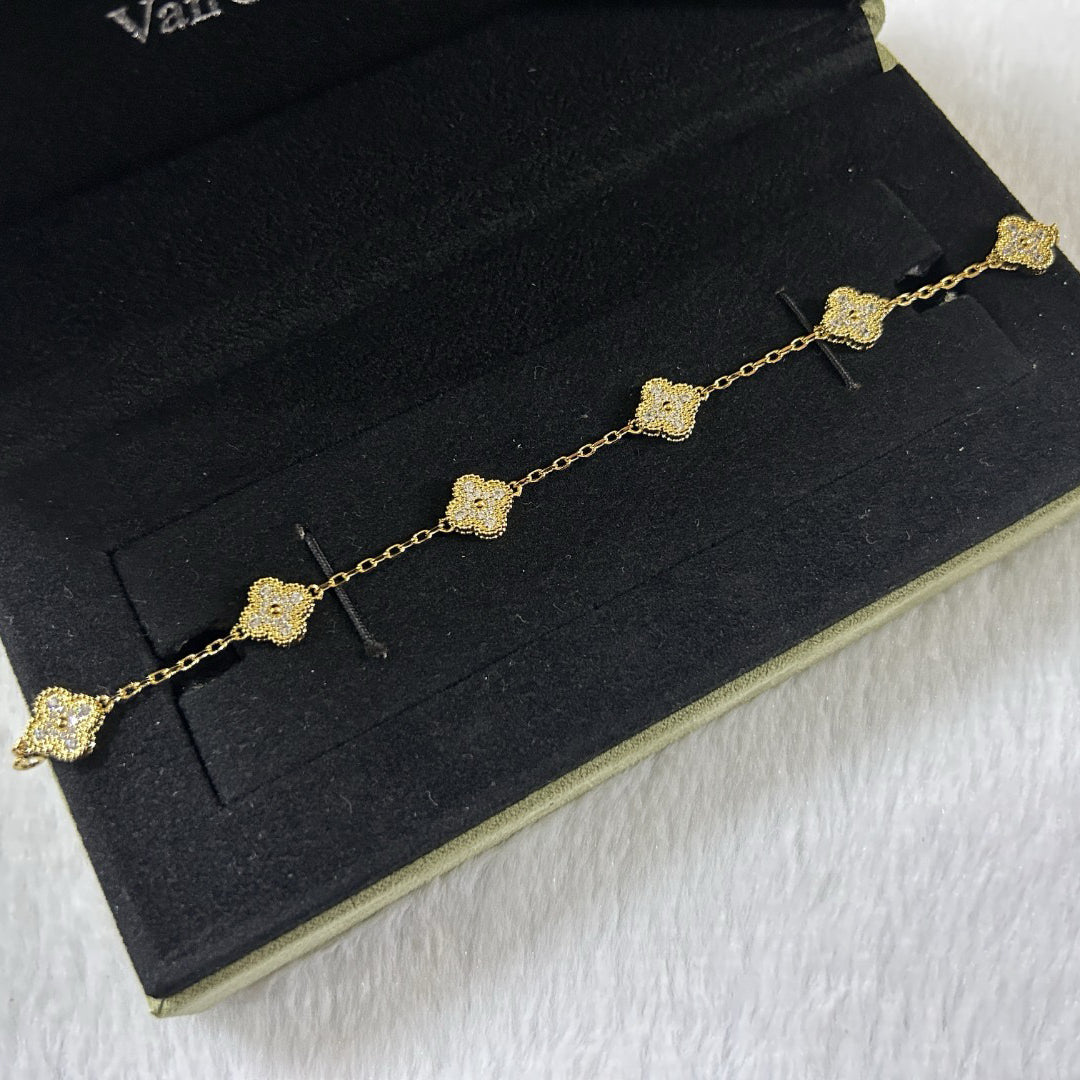 [LUXE JEWELRY]CLOVER 6 MOTIF DIAMOND BRACELET