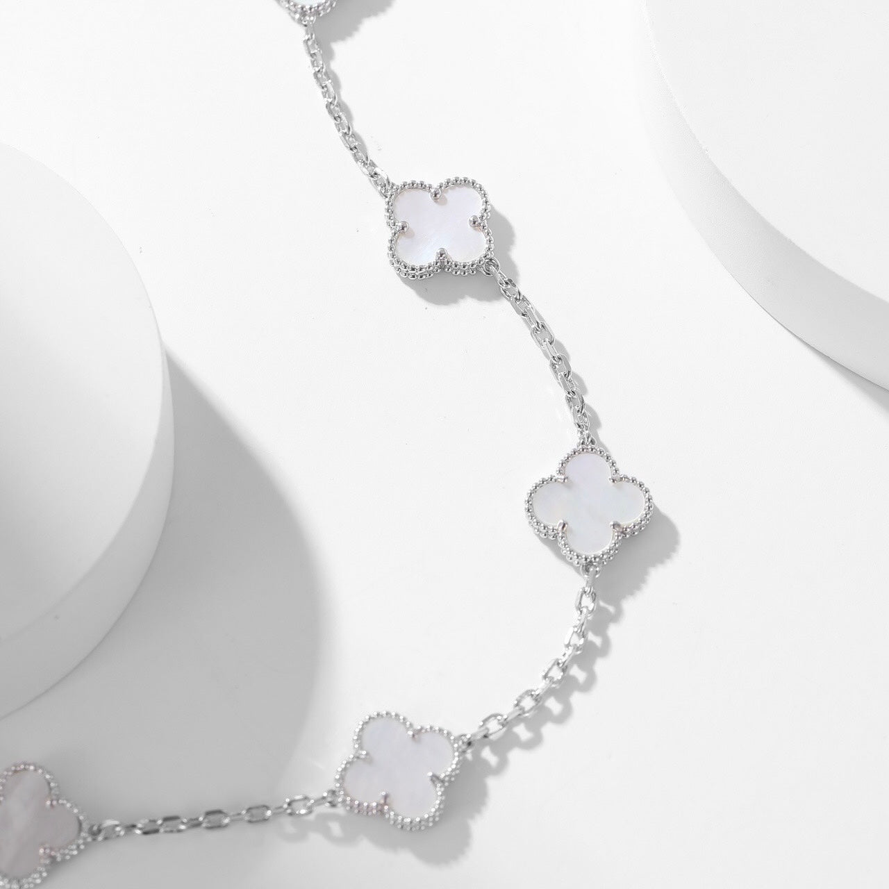 [LUXE JEWELRY]CLOVER 10 MOTIFS WHITE MOTHER OF PEARL NECKLACE