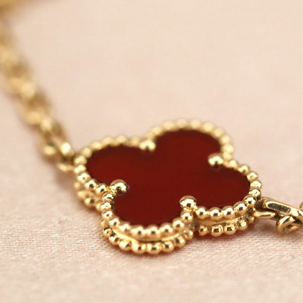 [LUXE JEWELRY] CLOVER 5 MOTIF RED CORNELIAN BRACELET COLLECTION