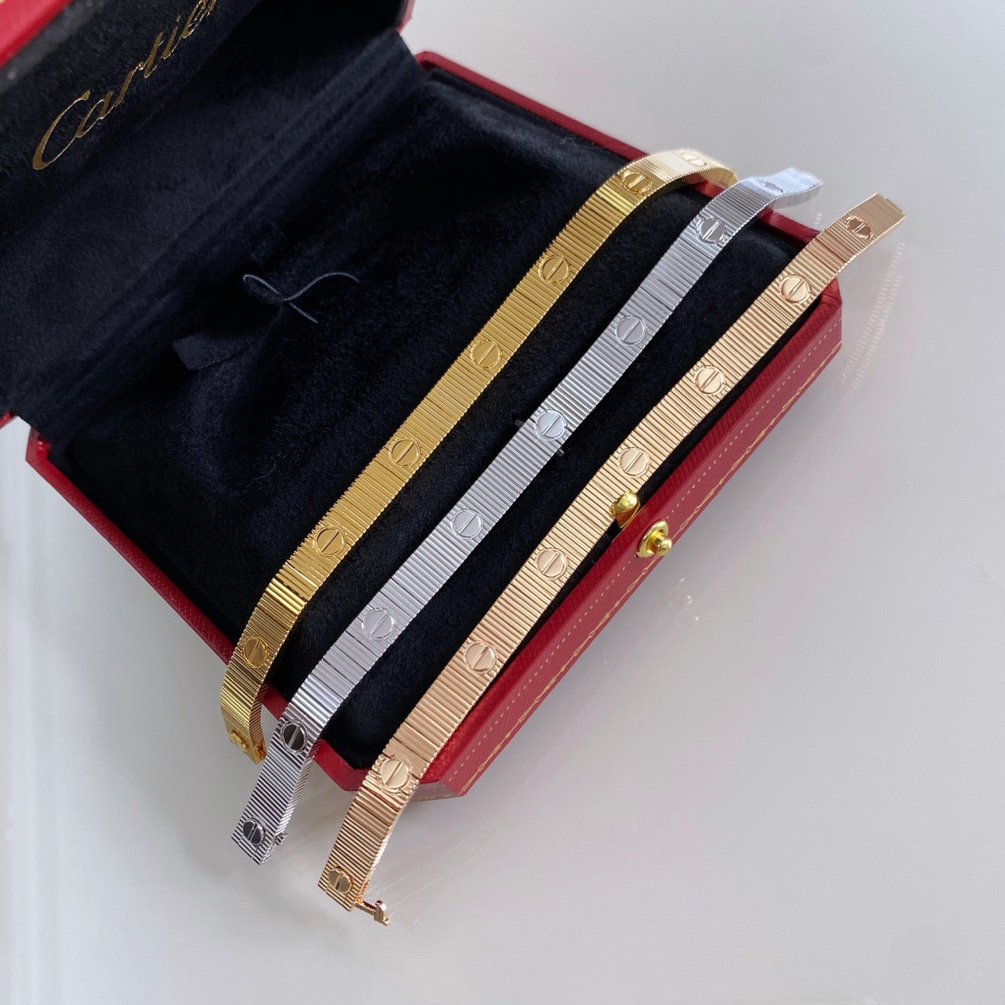 [LUXE JEWELRY] LOVE UNLIMITED BRACELET