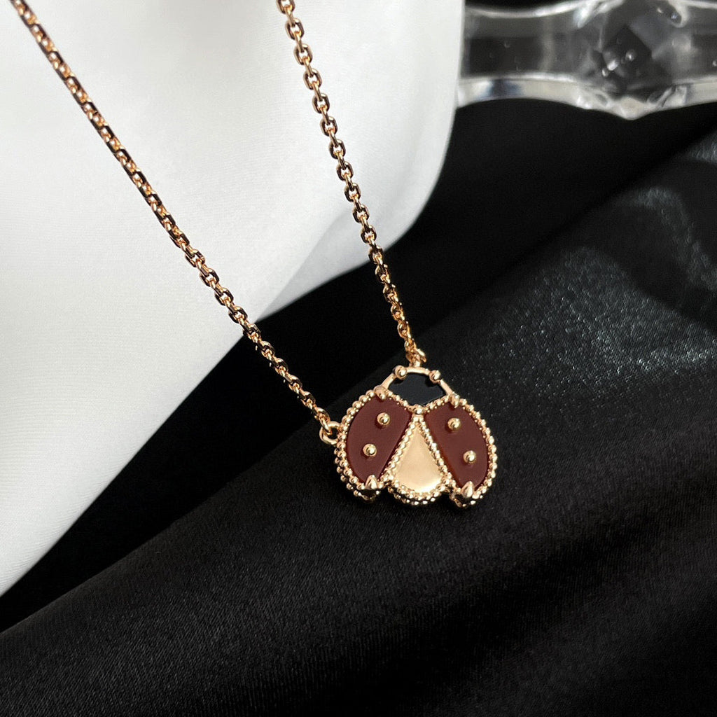 [LUXE JEWELRY]LUCKY  CARNELIANS LADYBUG NECKLACE