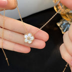 [LUXE JEWELRY]LUCKY  WHITE MOP  PLUM BLOSSOM NECKLACE