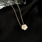 [LUXE JEWELRY]LUCKY  WHITE MOP  PLUM BLOSSOM NECKLACE