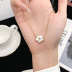 [LUXE JEWELRY]LUCKY WHITE MOP PLUM BLOSSOM  BRACELET