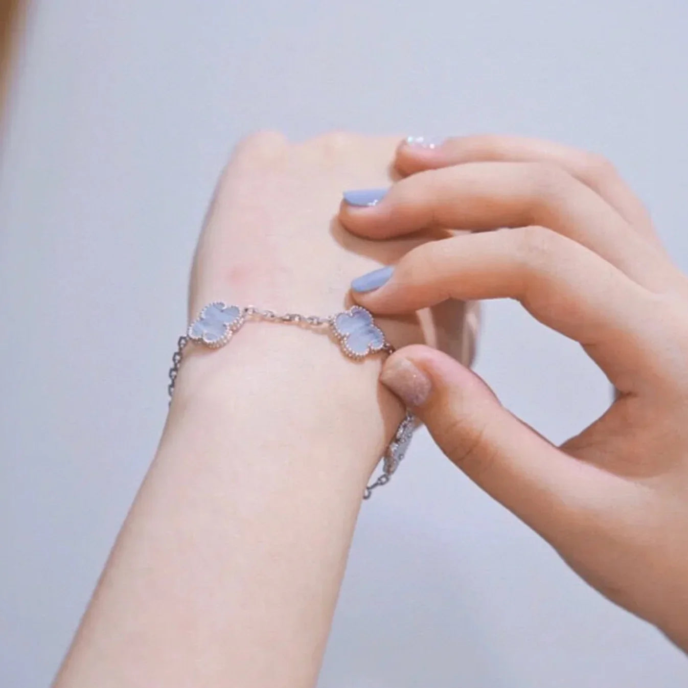 [LUXE JEWELRY] CLOVER 5 MOTIF PURPLE CHALCEDONY BRACELET COLLECTION