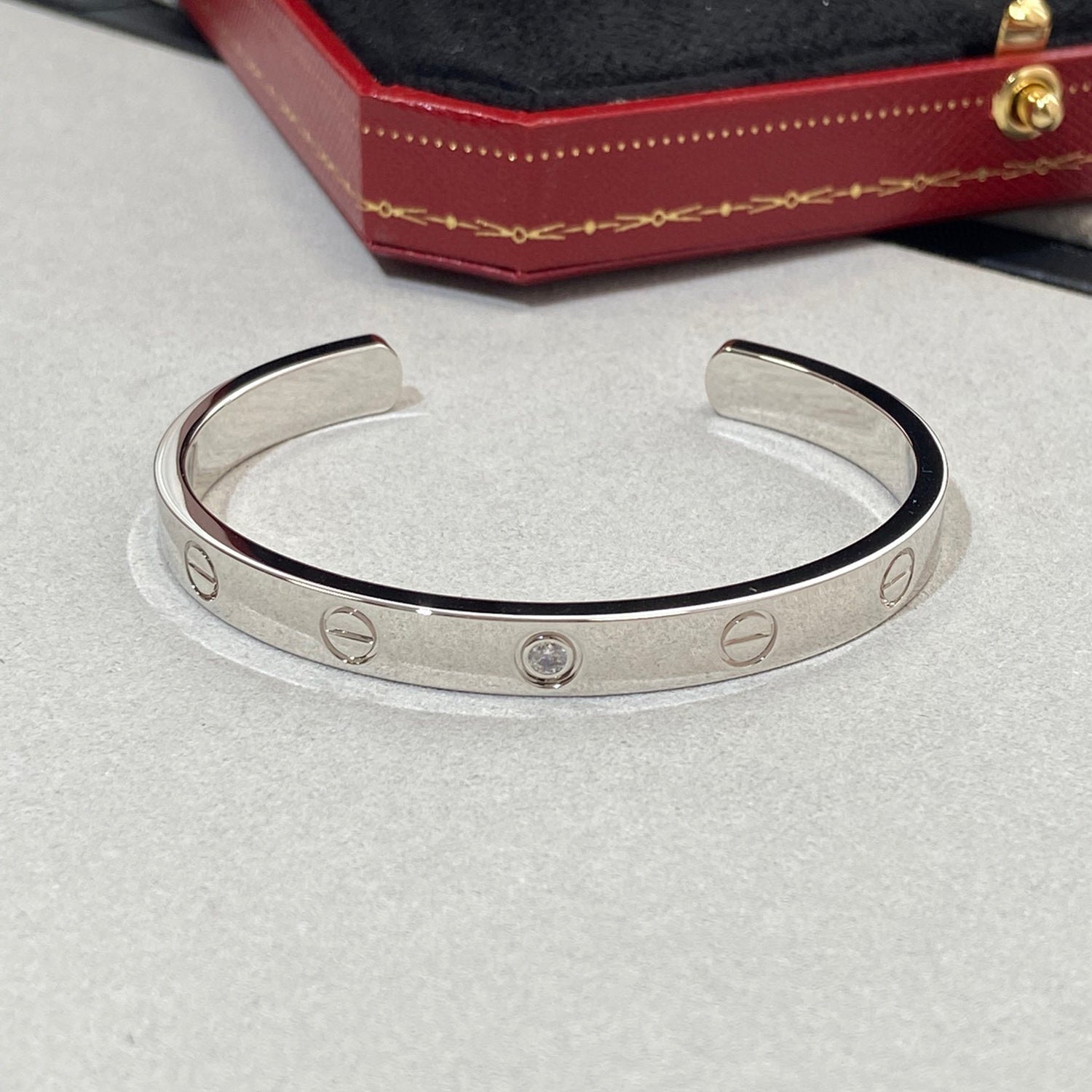 [LUXE JEWELRY] LOVE BRACELET 6.1MM 1 DIAMOND OPEN CUFF