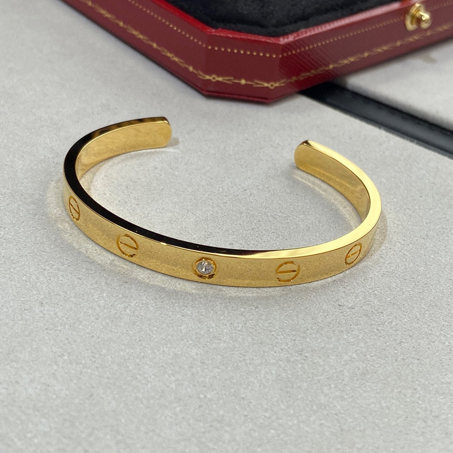 [LUXE JEWELRY] LOVE BRACELET 6.1MM 1 DIAMOND OPEN CUFF