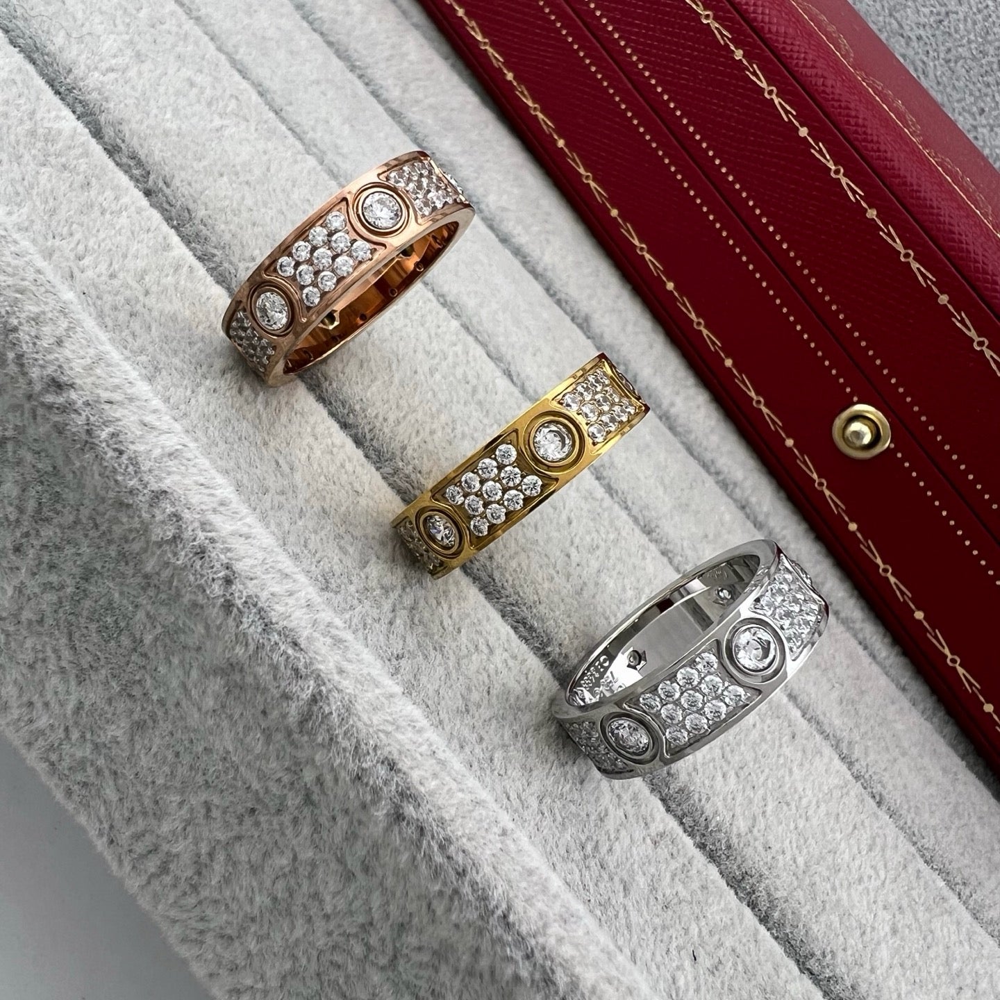 [LUXE JEWELRY] LOVE 5.5MM FULL-PAVE 6-DIAMOND RING