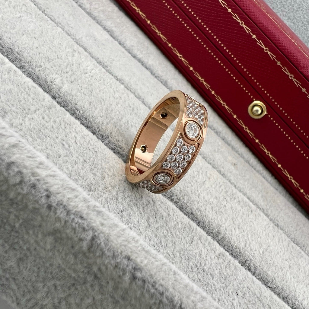 [LUXE JEWELRY] LOVE 5.5MM FULL-PAVE 6-DIAMOND RING