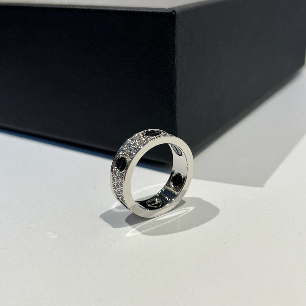 [LUXE JEWELRY] LOVE RING 5.5MM DIAMONDS PAVED CERAMIC