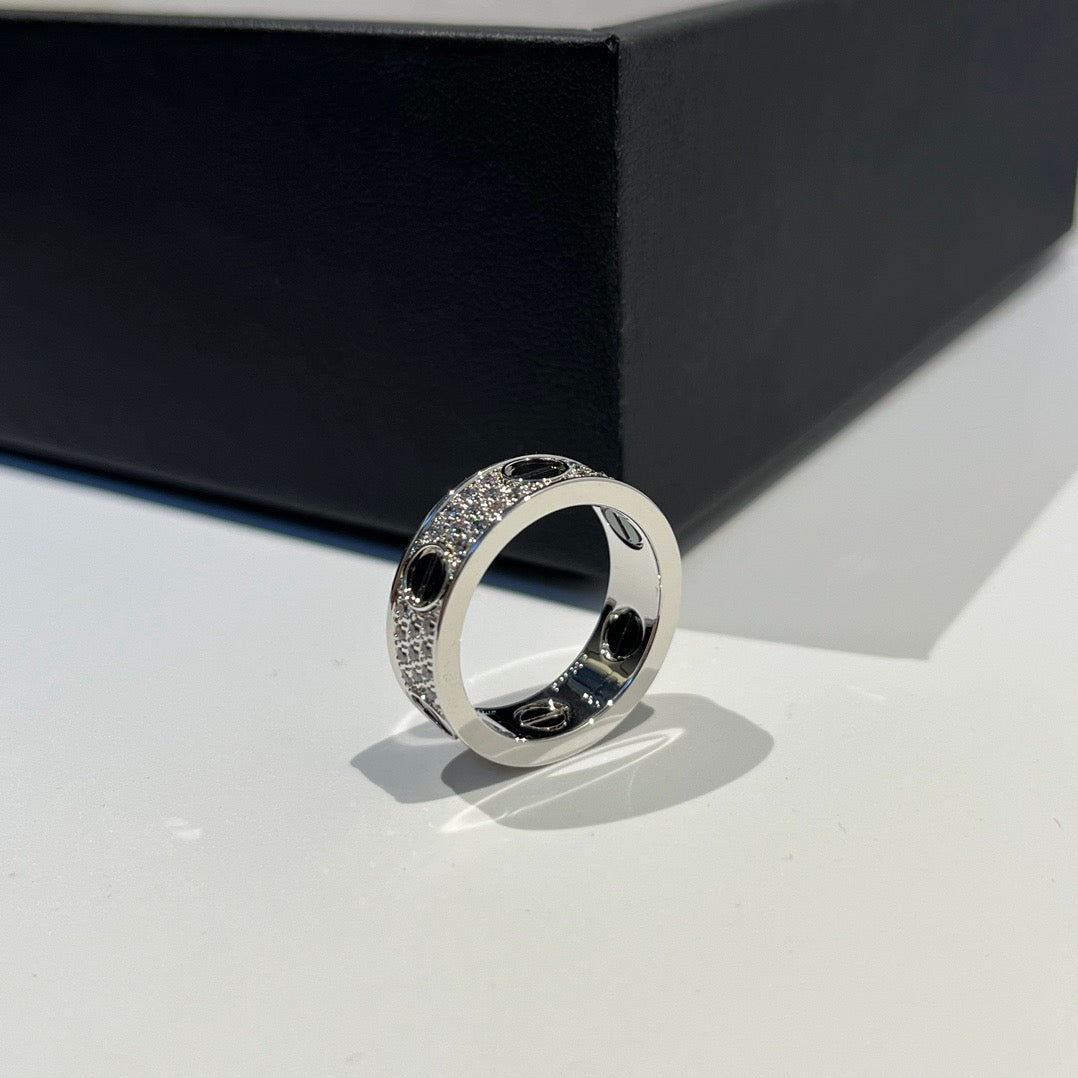 [LUXE JEWELRY] LOVE RING 5.5MM DIAMONDS PAVED CERAMIC
