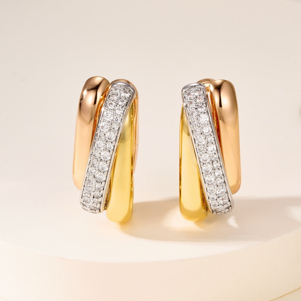 [LUXE JEWELRY] TRINITY HALF DIAMOND  CUSHION EARRINGS
