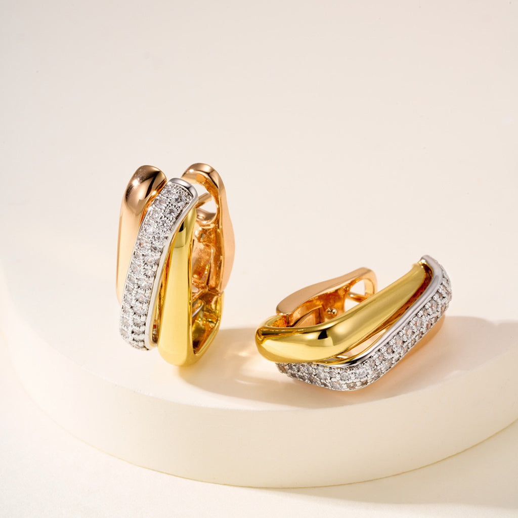 [LUXE JEWELRY] TRINITY HALF DIAMOND  CUSHION EARRINGS