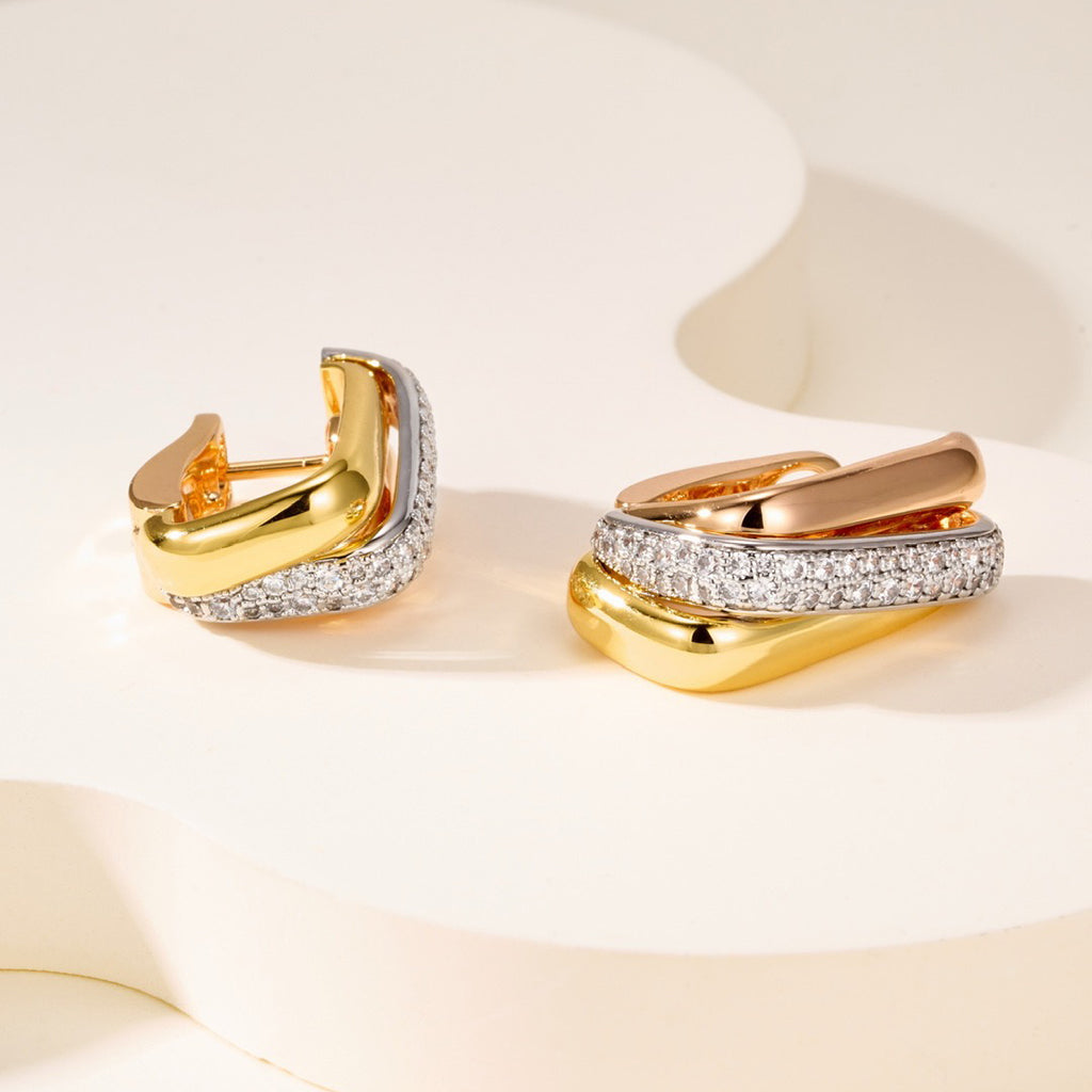 [LUXE JEWELRY] TRINITY HALF DIAMOND  CUSHION EARRINGS