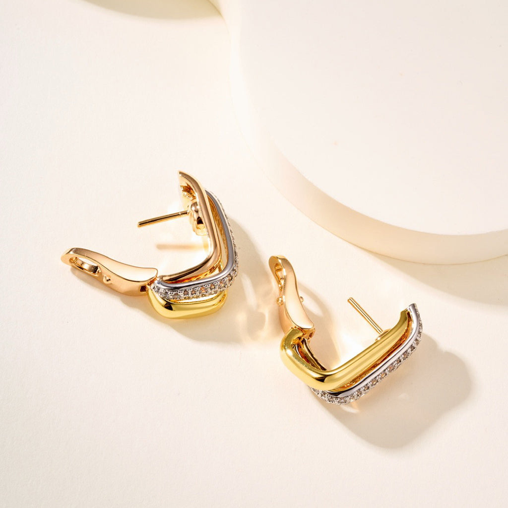 [LUXE JEWELRY] TRINITY HALF DIAMOND  CUSHION EARRINGS