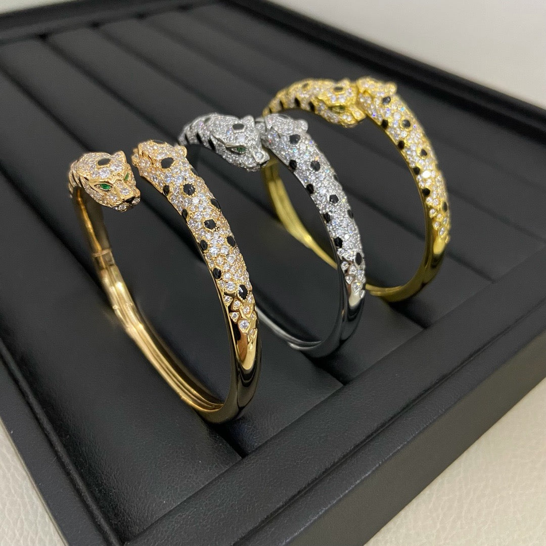 [LUXE JEWELRY] PANTHERE DOUBLE HEADED HALF DIAMOND OPEN BRACELET