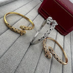 [LUXE JEWELRY] PANTHERE DOUBLE HEADED HALF DIAMOND OPEN BRACELET
