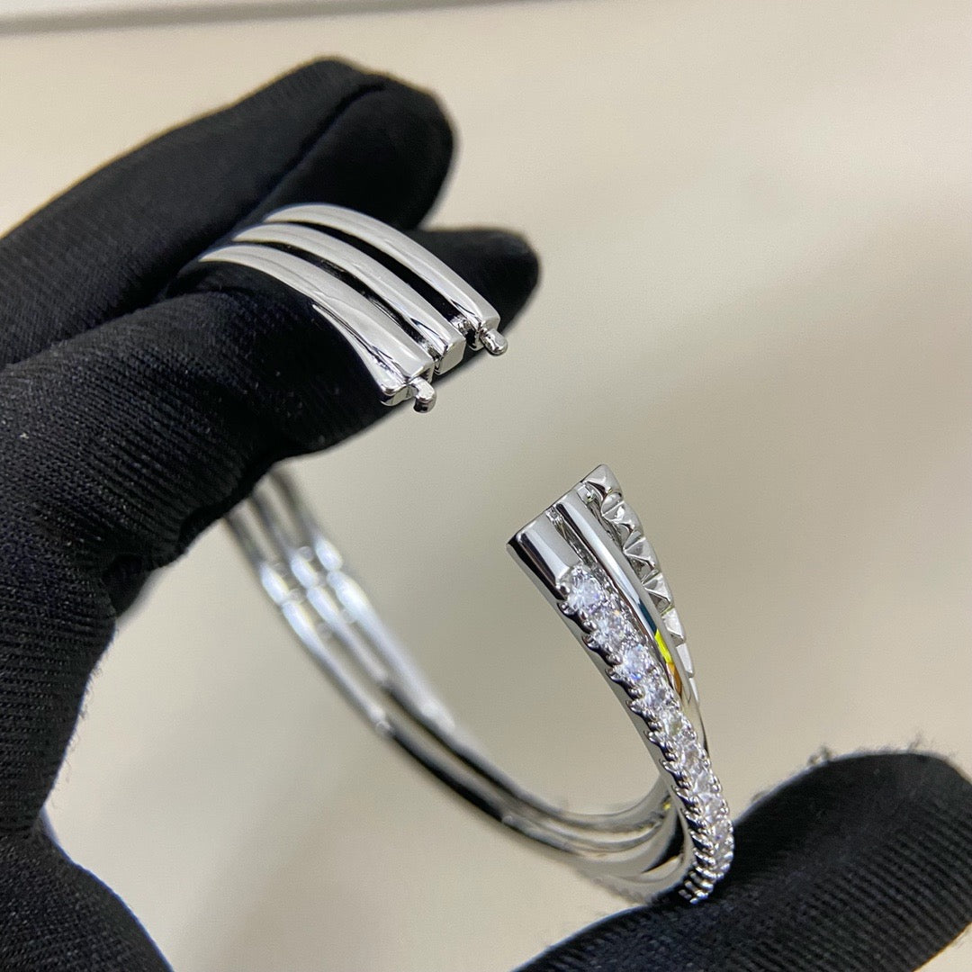 [LUXE JEWELRY] ETINCELLE HALF-PAVED DIAMOND BRACELET
