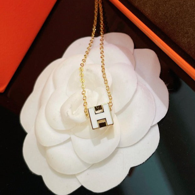 [LUXE JEWELRY]H WHITE SQUARE GOLD NECKLACE