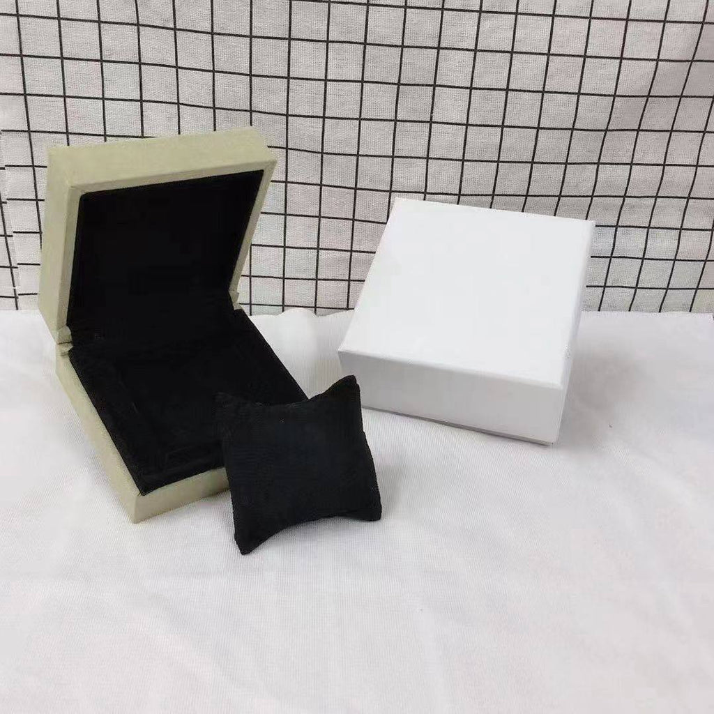 [LUXE] VA CLOVER BOX GIFT BAG