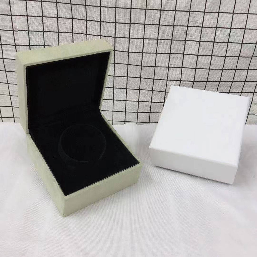 [LUXE] VA CLOVER BOX GIFT BAG