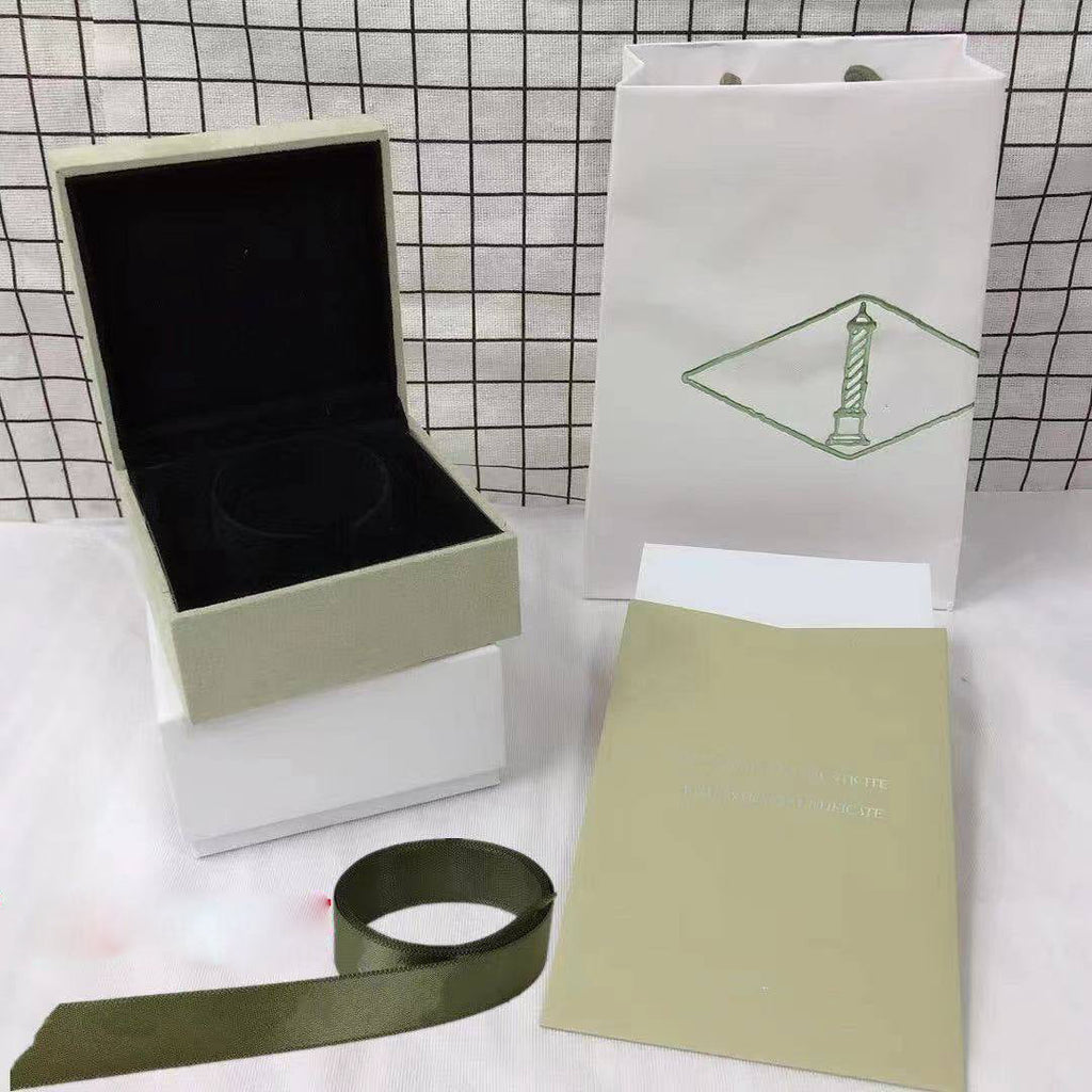 [LUXE] VA CLOVER BOX GIFT BAG