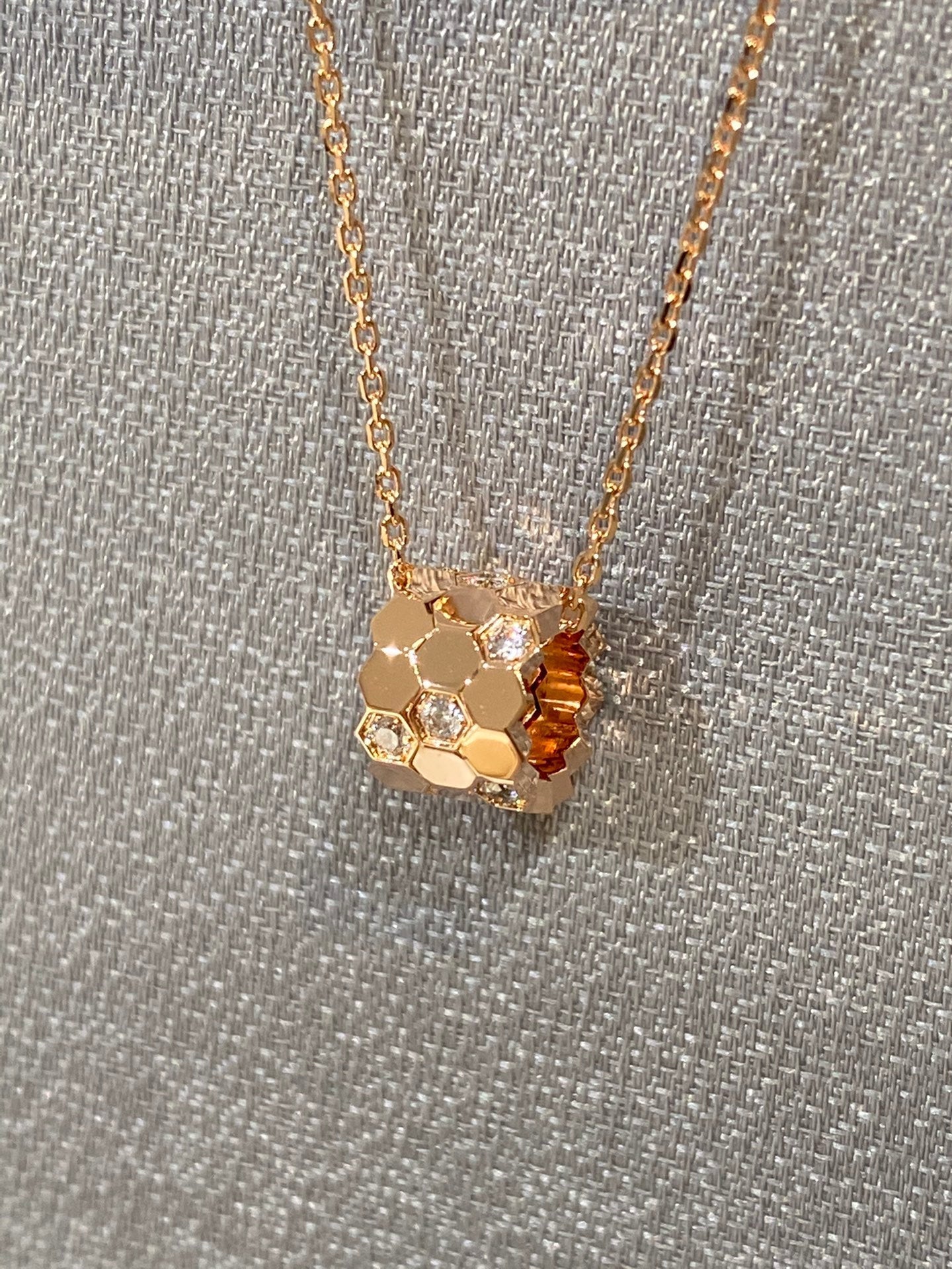 [LUXE JEWELRY]BEE LOVE DIAMOND NECKLACE