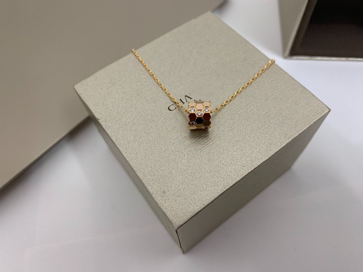 [LUXE JEWELRY]BEE LOVE DIAMOND NECKLACE