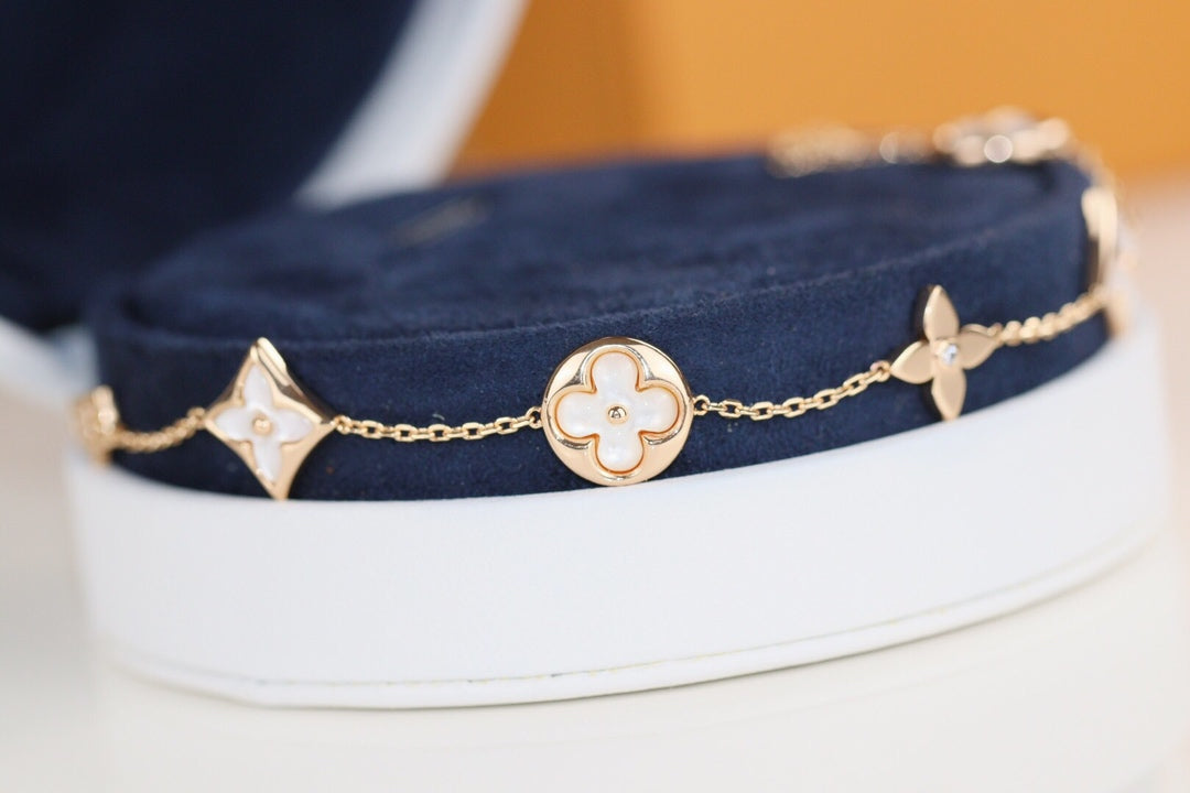 [LUXE JEWELRY]LEAF CLOVER BRACELET