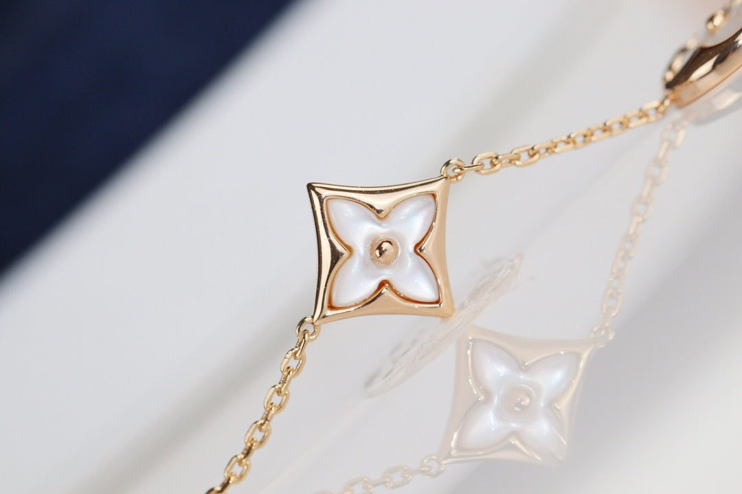 [LUXE JEWELRY]LEAF CLOVER BRACELET