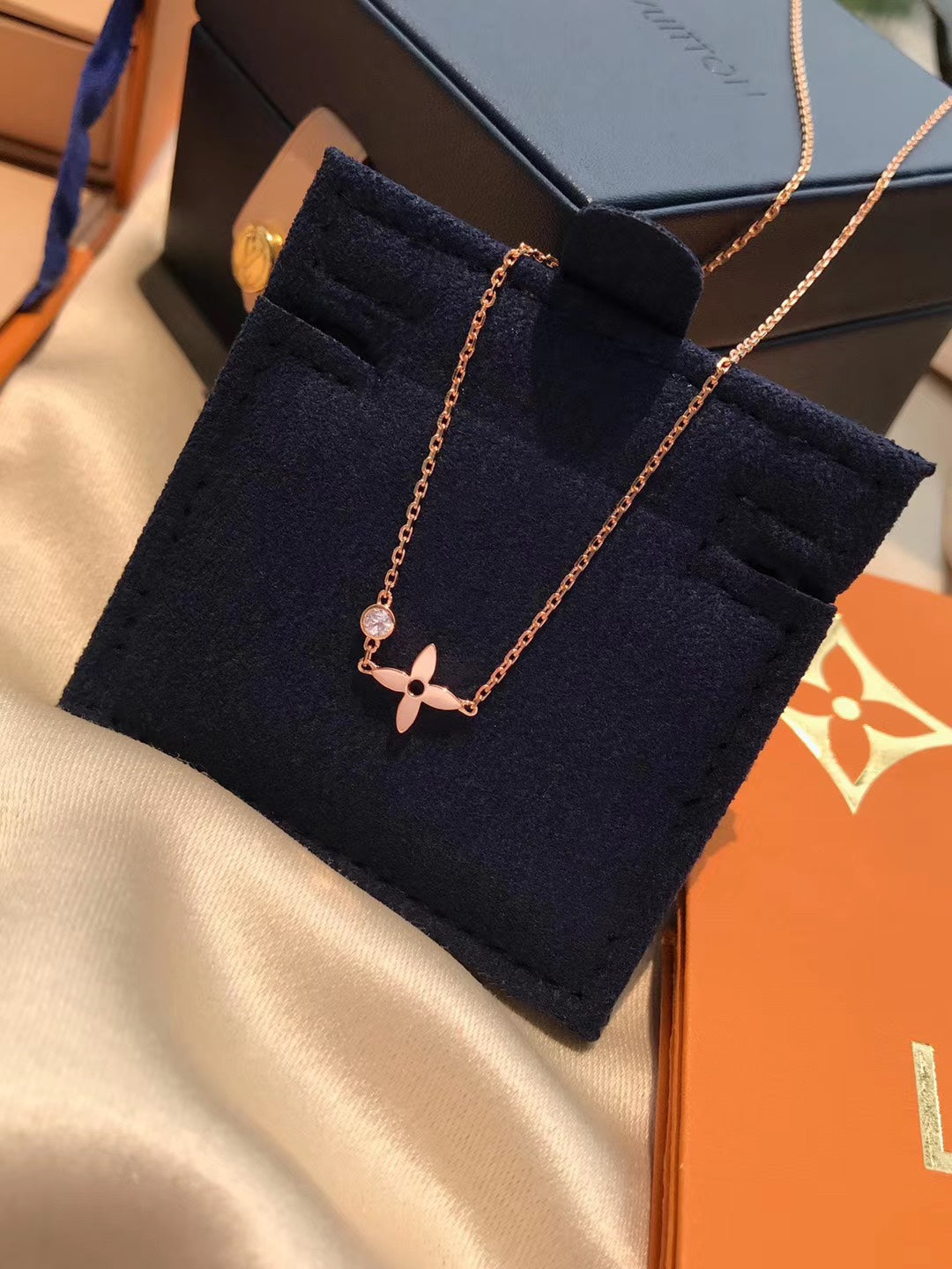 [LUXE JEWELRY]BLOSSOM PENDANT PINK GOLD AND DIAMOND