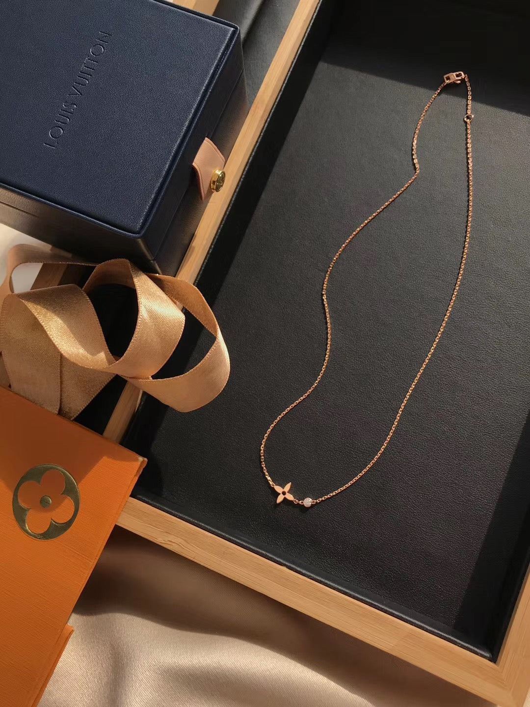 [LUXE JEWELRY]BLOSSOM PENDANT PINK GOLD AND DIAMOND