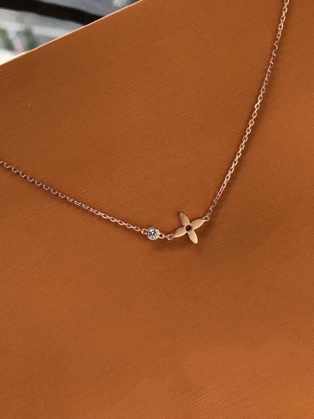 [LUXE JEWELRY]BLOSSOM PENDANT PINK GOLD AND DIAMOND