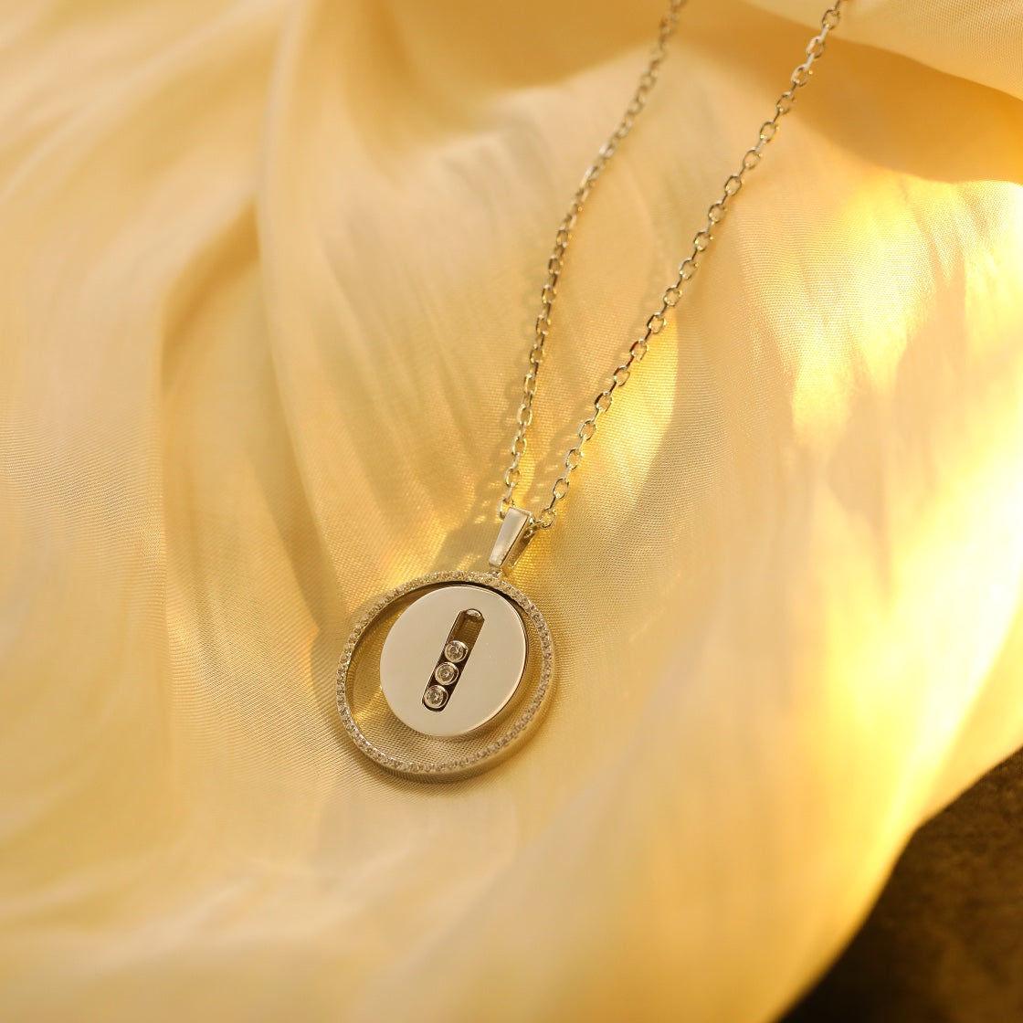 [Luxe Jewellery] LUCKY MOVE MM SILVER DIAMOND NECKLACE
