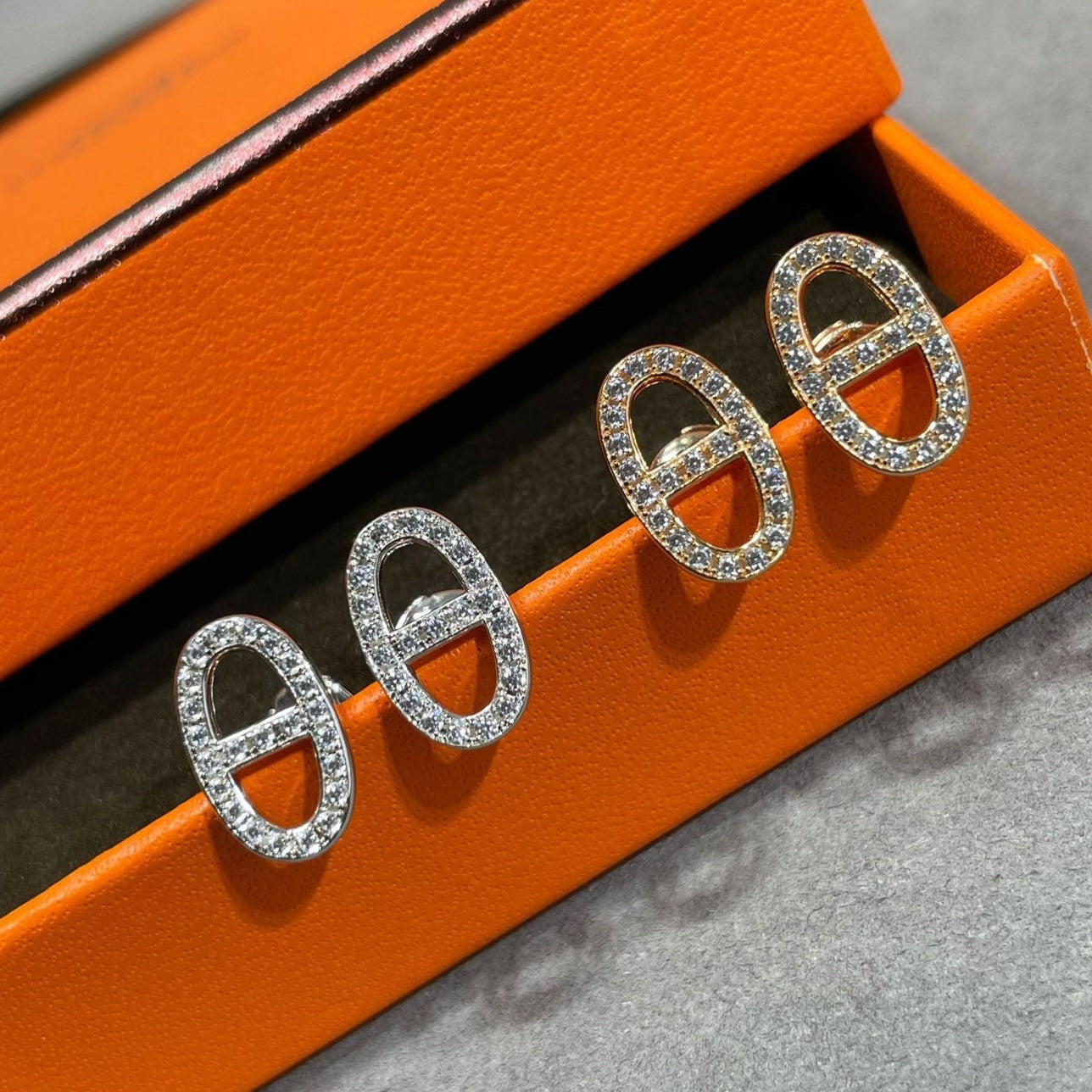 [LUXE JEWELRY]HM FULL DIAMOND PIG NOSE STUD EARRINGS