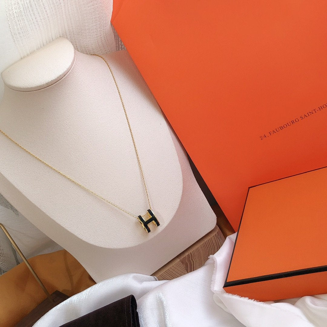 [LUXE JEWELRY]HM CLIC BLACK ENAMEL GOLD NECKLACE