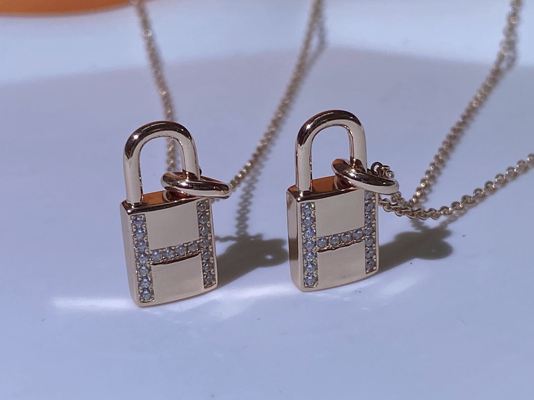 [LUXE JEWELRY]HM ADVANCED NICHE LOCK HEAD NECKLACE DIAMONDS