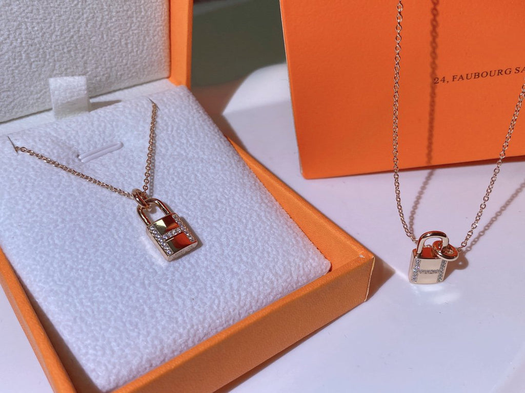 [LUXE JEWELRY]HM ADVANCED NICHE LOCK HEAD NECKLACE DIAMONDS