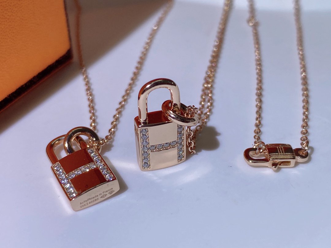 [LUXE JEWELRY]HM ADVANCED NICHE LOCK HEAD NECKLACE DIAMONDS