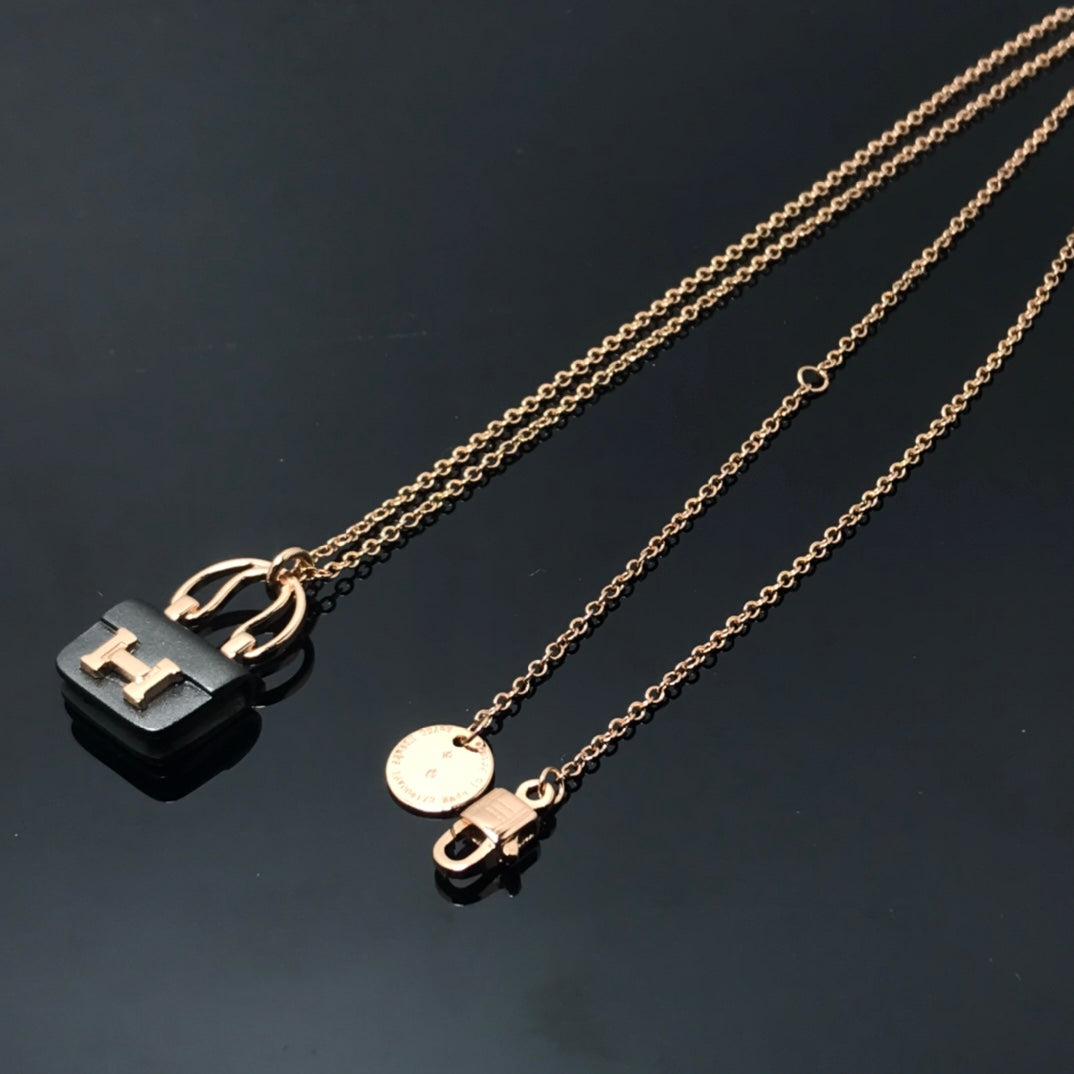 [LUXE JEWELRY]WOMEN'S HM AMULETTES CONSTANCE PENDANT NECKLACE