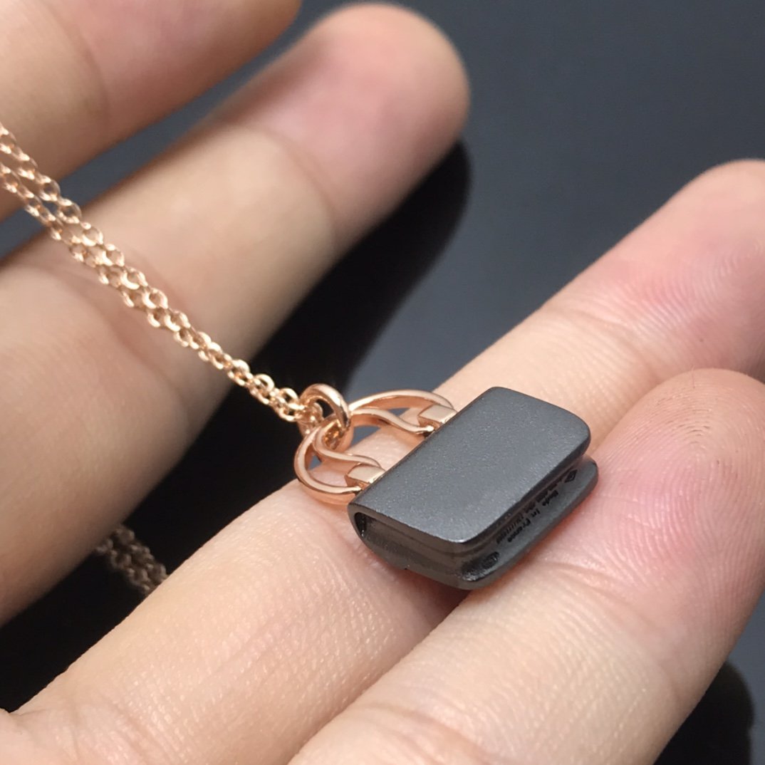 [LUXE JEWELRY]WOMEN'S HM AMULETTES CONSTANCE PENDANT NECKLACE