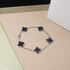 [LUXE JEWELRY] CLOVER 5 MOTIF ONYXS BRACELET COLLECTION