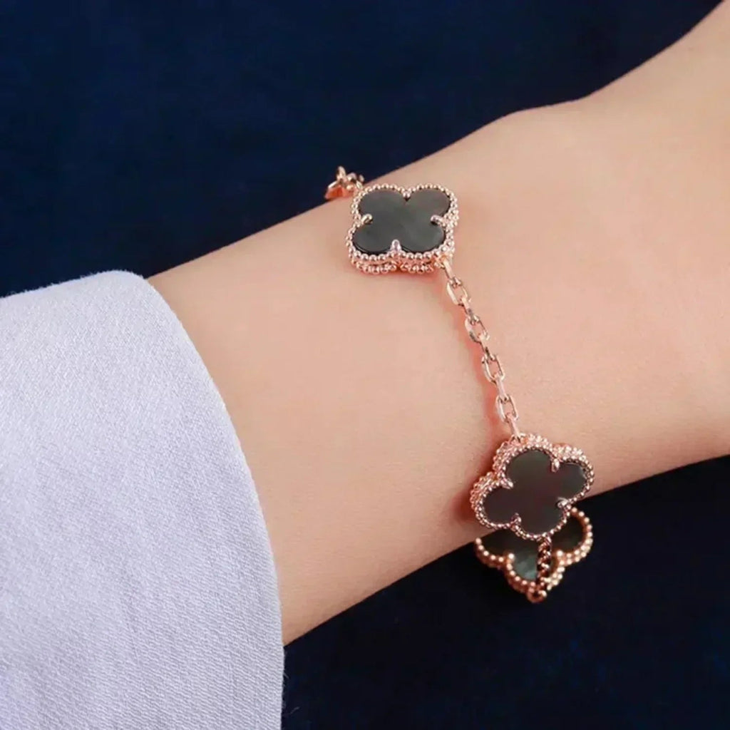 [LUXE JEWELRY] CLOVER 5 MOTIF GRAY MOP BRACELET COLLECTION