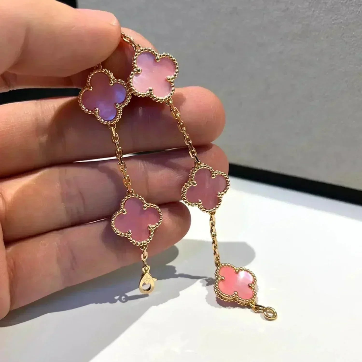 [LUXE JEWELRY] CLOVER 5 MOTIFS  PINK MOP BRACELET COLLECTION